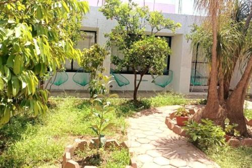 Beautiful 2BR, 1BA parking