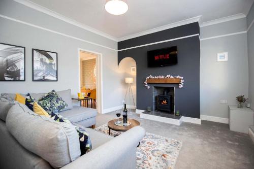 Beautiful 3 Bedroom house close to the sea