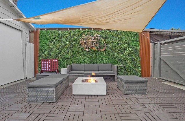 Beautiful 3 Bed Home Near LA & OC w/Big Backyardn
