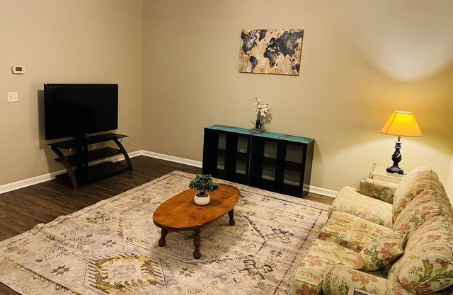 Beautiful 3 bedroom townhouse in a quiet neighborhood.