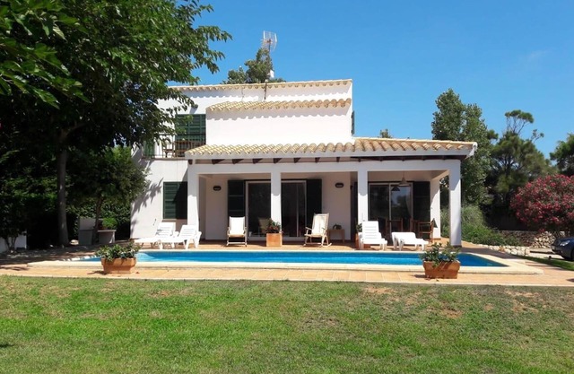 Beautiful 3 Bedroom Villa with Private Pool & Sea Views