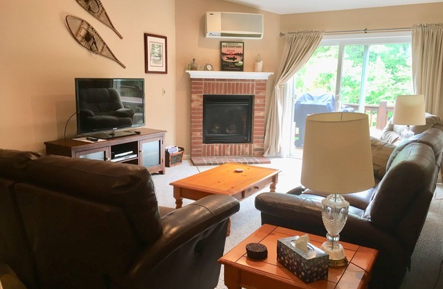 Beautiful 3 Bedroom Vacation Condo in Forest Ridge with Great Views & Amenities