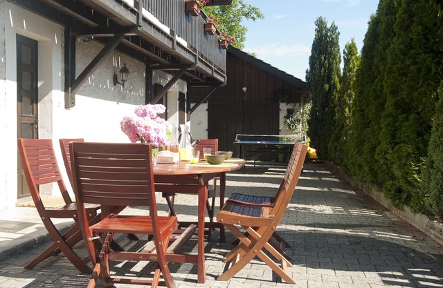 Beautiful 3-star village house between mountains and Lake Annecy (1.8 km)