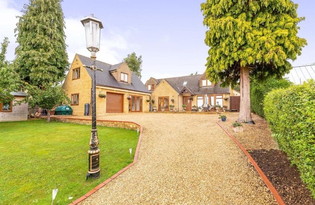 Beautiful 4-5 bedroom village house with rural views