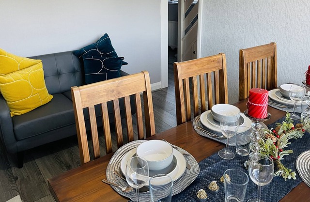 Beautiful 4-Bed House in Birmingham AIRPORT NEC