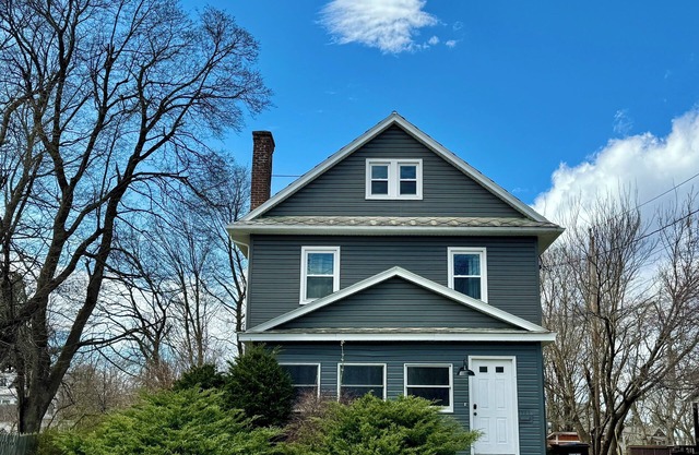 Beautiful 4 Bedroom House Next To RPI