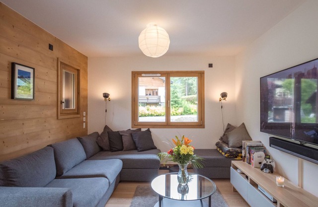 Beautiful 4* apt with private garden, 350m from Flégère, WIFI, PARKING