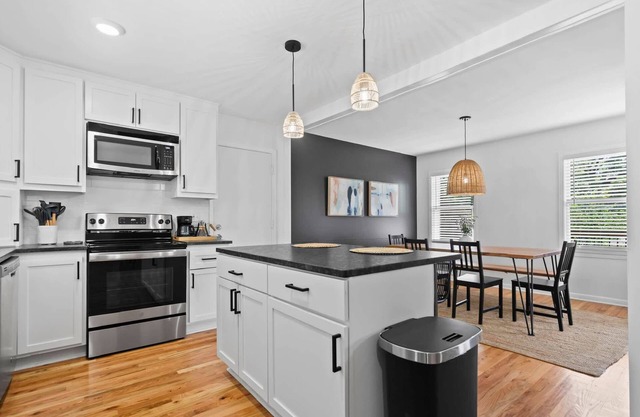 Beautiful 4BRHome*Wonderful Neighborhood|Location!