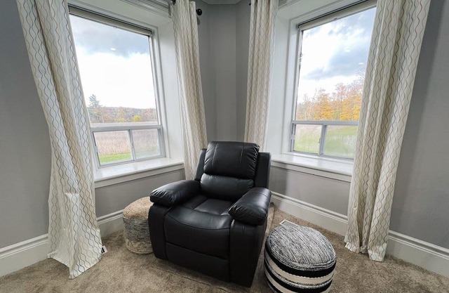 Beautiful 5-Bedroom Estate With Full Privacy