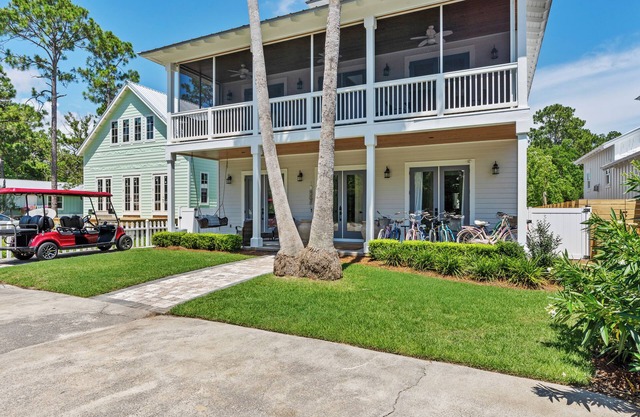 Beautiful 8-bedroom house Sleeps 24 in Santa Rosa Beach. Private Pool & Hot Tub