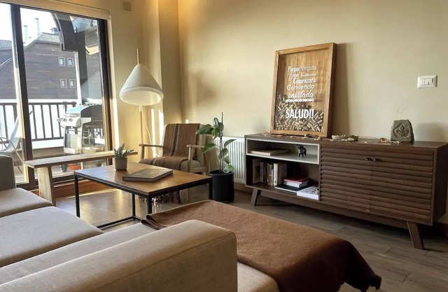 Beautiful Apartment With Terrace and Lake View