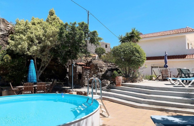 Beautiful apartment for 4 people with pool, WIFI, TV, terrace and parking