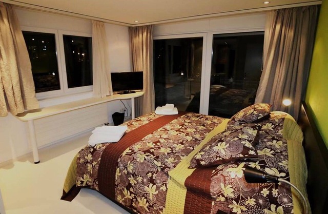 Beautiful apartment for 8 people with WIFI and balcony