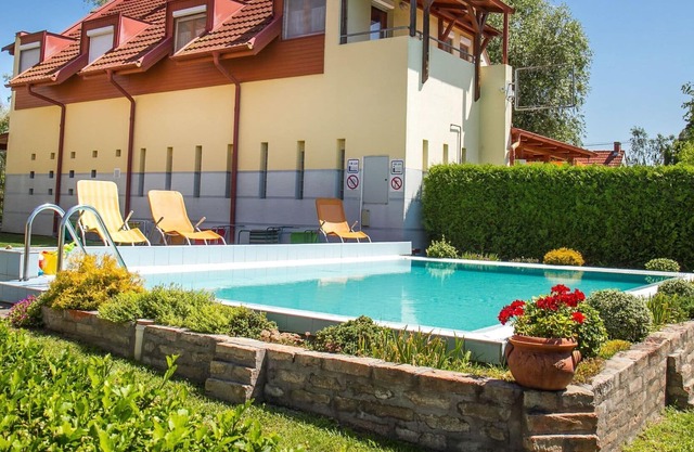 Beautiful apartment for 4 people with WIFI, pool, A/C, TV, patio and parking