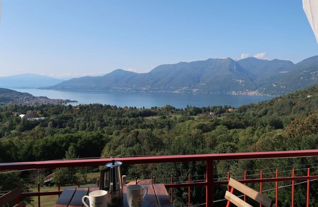 Beautiful apartment for 6 guests with WIFI, TV, terrace and parking