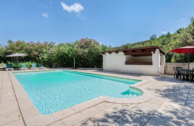 Beautiful apartment for 10 guests with WIFI, A/C, pool, TV, patio, pets allowed and panoramic view