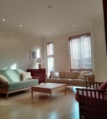 Beautiful apartment with underground parking, balcony in Kew, Richmond London