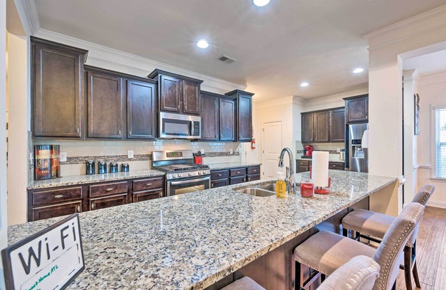 Beautiful Atlanta Home < 14 Mi to Downtown!