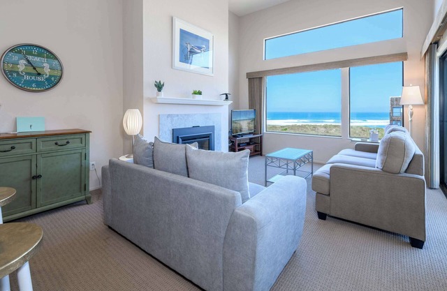 Beautiful Beach Condo on the Monterey Bay - Gorgeous Ocean Views