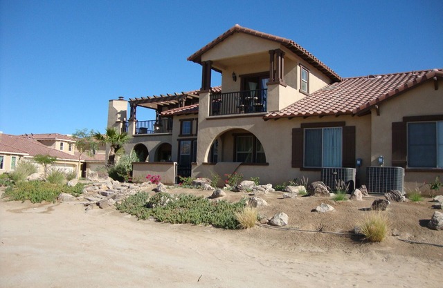 Beautiful Beach Condo with Sea Views in Beach/Golf Resort with Wifi