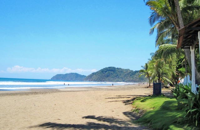 Beautiful beachfront condo! Three Gifts Condominium Resort Beach Club!