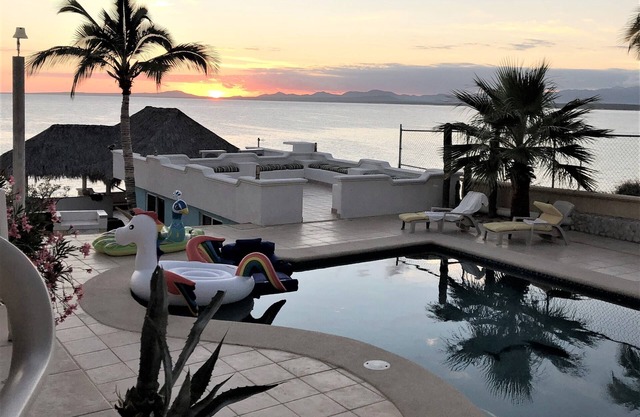 Beautiful Beachfront Casitas in Private Compound with Pool and Beach Launch