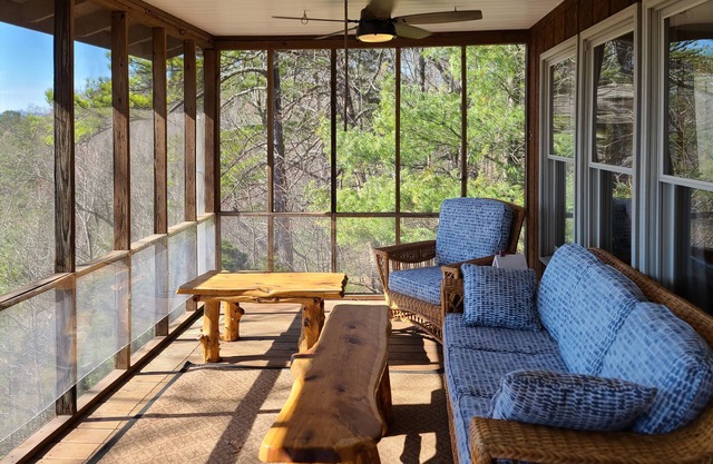 Beautiful cabin with spectacular view, hot tub, decks, 2 fireplaces & firepit