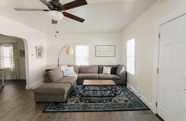 Beautiful Cape Cod House in Central Location