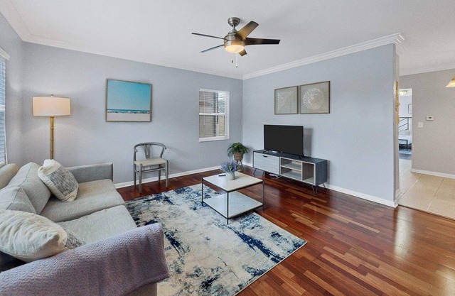 Beautiful Complex 1BR with Garden