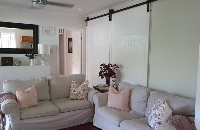 Beautiful cosy country home and separate cottage between Gold Coast and Brisbane