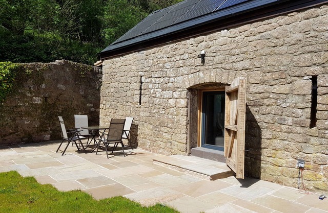 Beautiful "ECO" barn conversion in Wye Valley - ideal for couples plus two kids