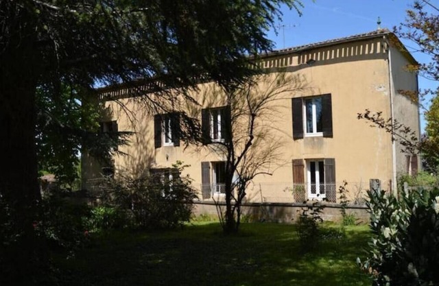 Beautiful French Farmhouse, Pool & Vineyard. Live the Dream !