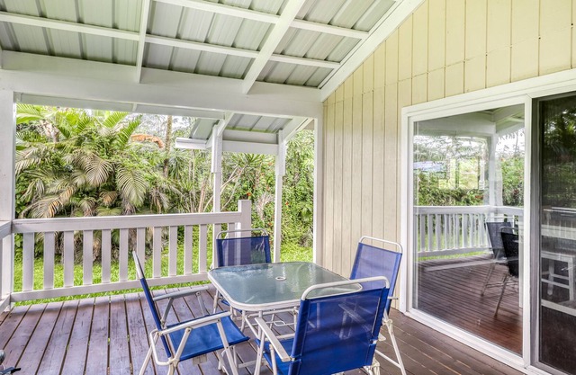 Beautiful hideaway home with wraparound lanai, WiFi, updated floors & furniture.