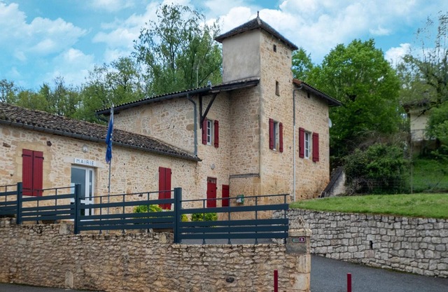 Beautiful holiday home in Salles with Garden