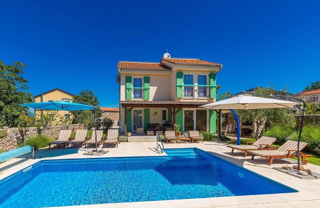 Beautiful holiday house BARUSICI with heated pool