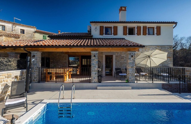 Beautiful home in Buzet with sauna