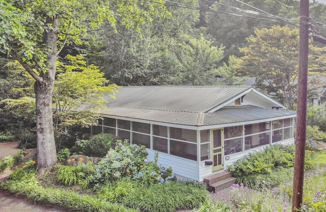Beautiful Home in Chimney Rock