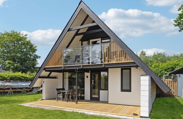 Beautiful home in Hadsund with kitchen