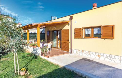 Beautiful Home In Liznjan With Wifi