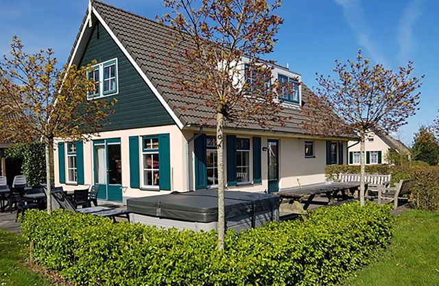 Beautiful home in Vlagtwedde with sauna