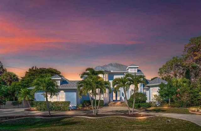 Beautiful Home! Private Pool, Games, Bike to Boca Grande