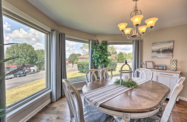 Beautiful Hot Springs Condo w/Lake Hamilton Views