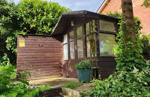 Beautiful House and Elevated Garden In Bridgnorth