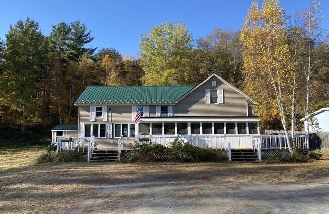 Beautiful house facing Lake Champlain.