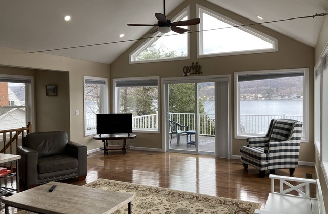 Beautiful Keuka Lake Home close to Penn Yan
