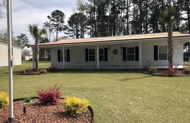Beautiful lake home to make your family vacation extra special!