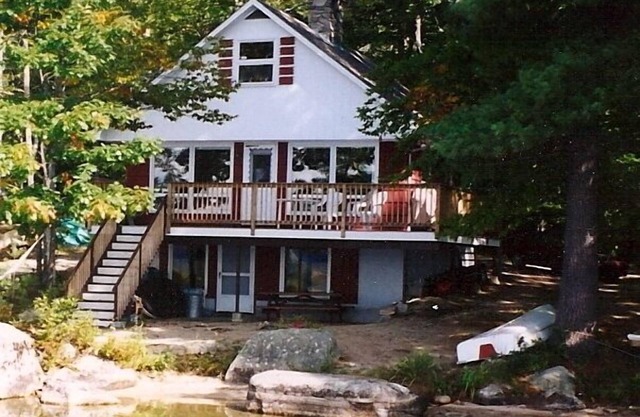 Beautiful Lakefront Cottage on Pristine Thompson Lake