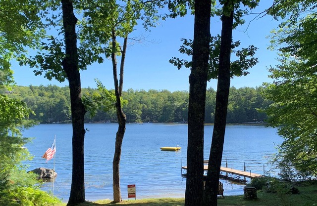 Beautiful, lakefront home for all seasons