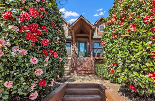 Beautiful Lakefront Log Cabin On Peaceful Laurel Lake ~ Lake Lure Area
