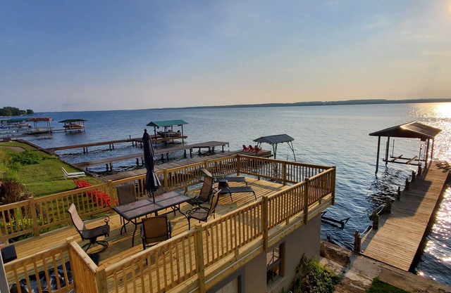 Beautiful lakefront rental with views and new hottub on Seneca Lake wine trail.